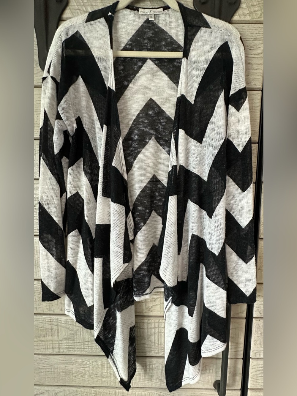 Moa Moa Black and Creamy White Chevron Open-Front Cardigan XL